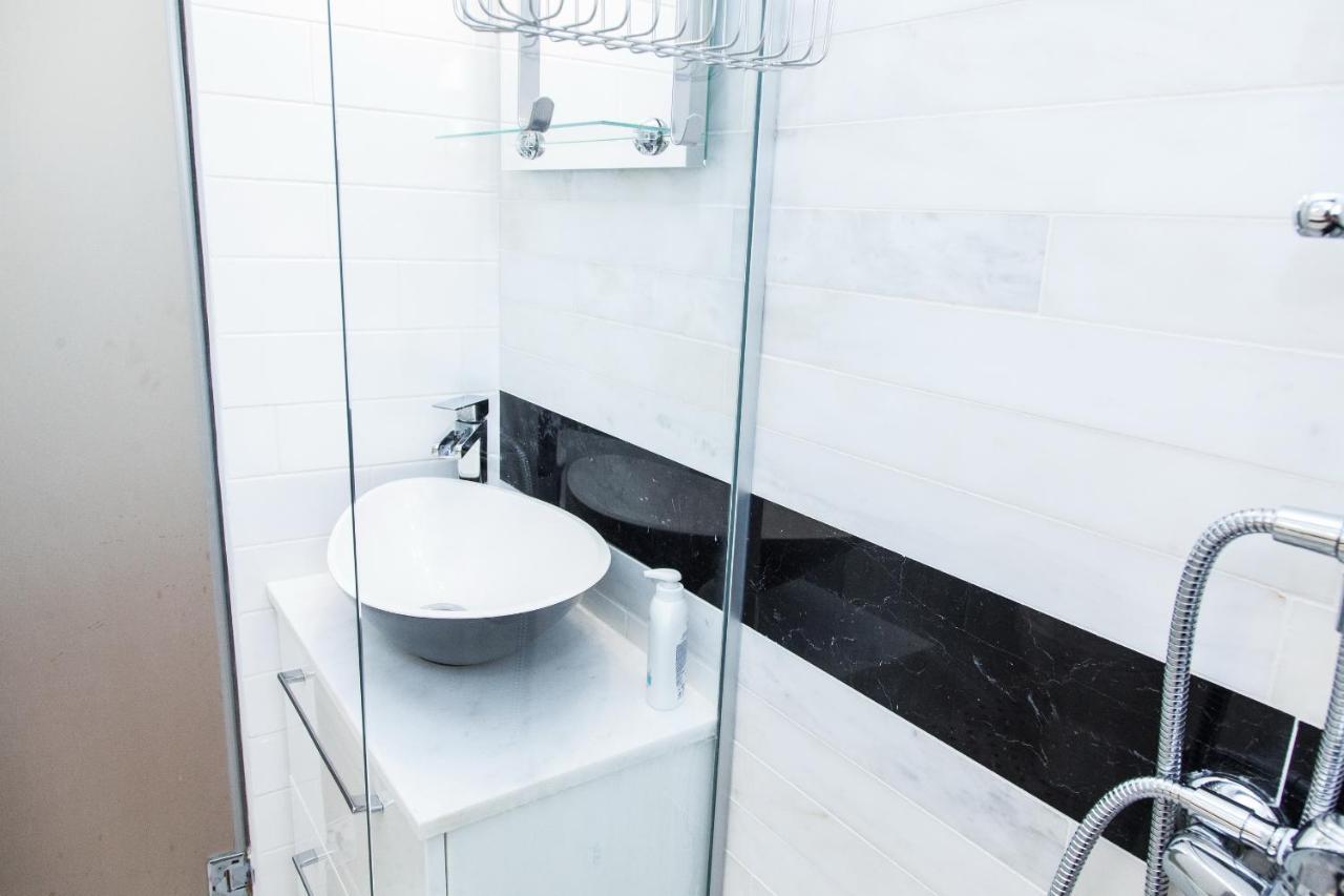 Gorgeous Penthouse With Private Jacuzzi And Amazing View! Athens Exterior photo