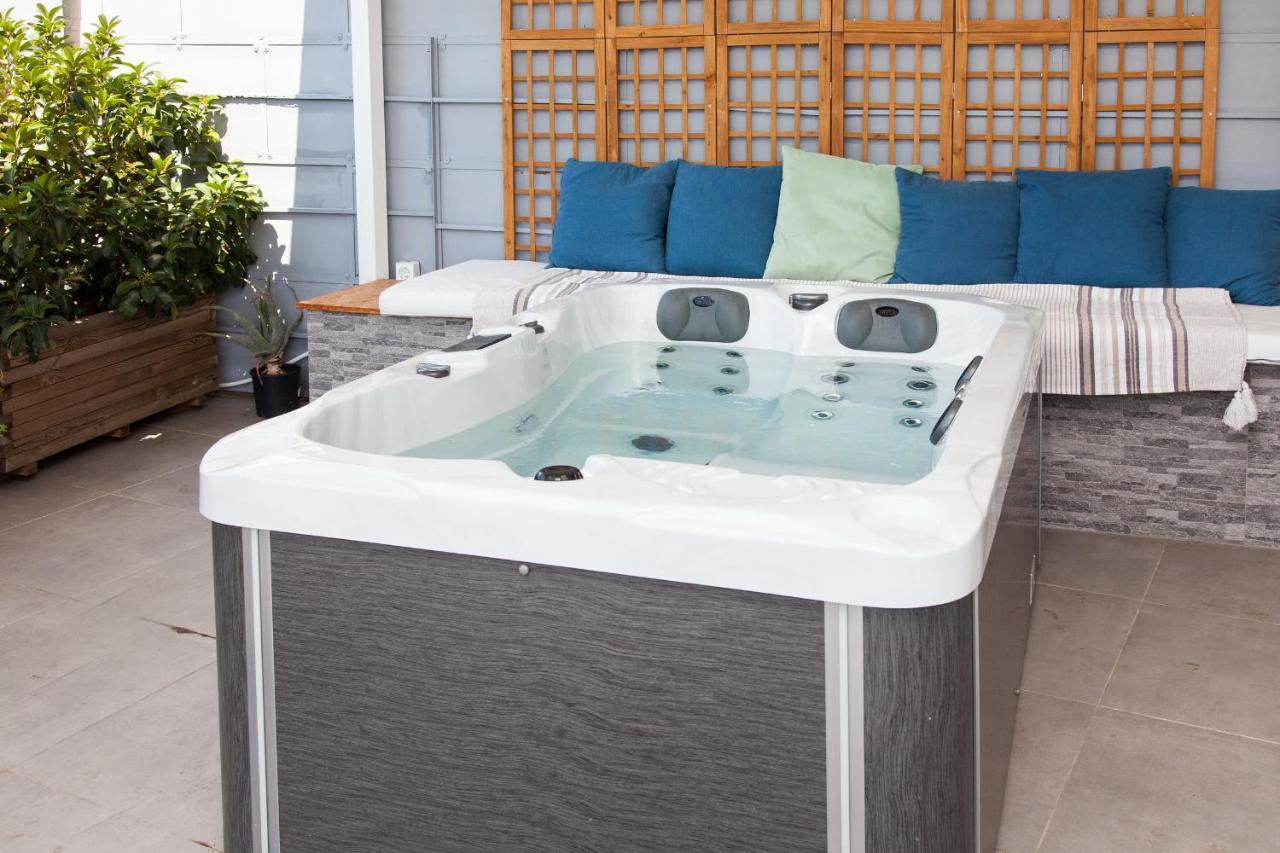 Gorgeous Penthouse With Private Jacuzzi And Amazing View! Athens Exterior photo